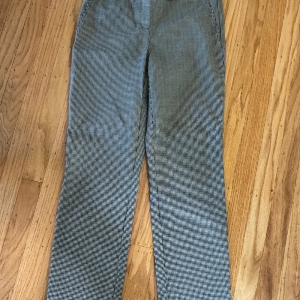 Black and White  pull on Checkered Pants with a working pocket size xs